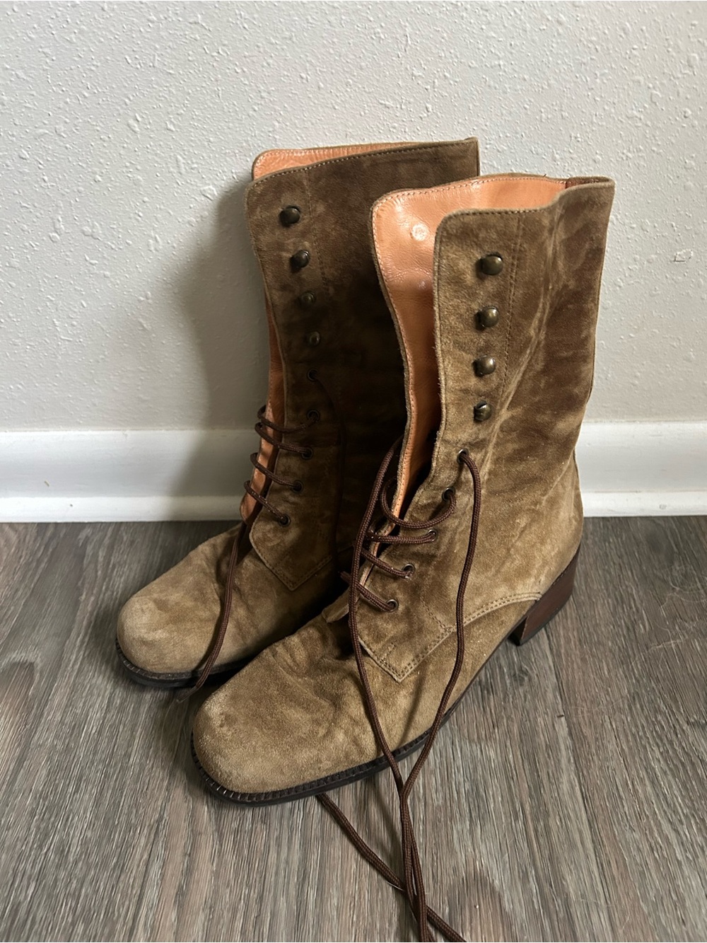 Suede leather boots